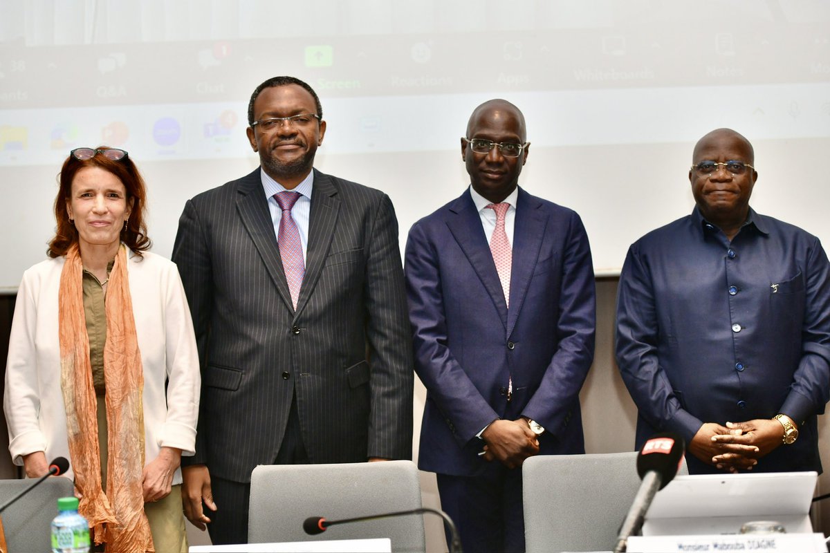 FIDAfriqueOuest's tweet image. Le ministre de l’Agriculture, de la Souveraineté Alimentaire et de l’Elevage du Sénégal @DiagneDr a ouvert ce matin l’atelier de restitution de la Revue à mi-parcours du Programme conjoint #Sahel  #SD3C en présence des représentants régionaux de la @FAOAfrica @leFIDA et @WFP_FR