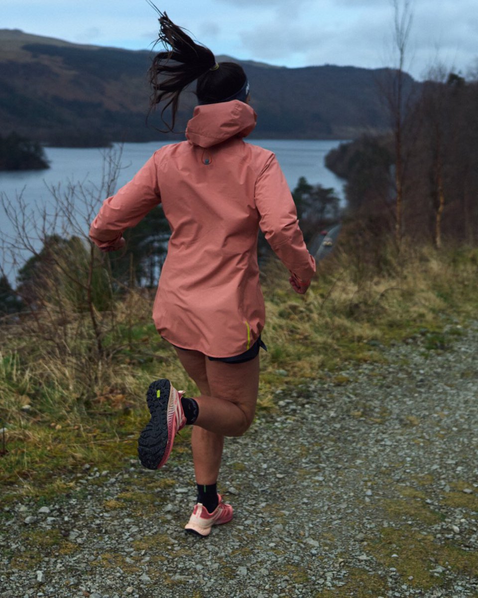 WHIPPING UP A STORM! The STORMSHELL V2 - our best-selling waterproof running jacket. Now in new colours 👉 inov8.com/running/clothi… #AmbitionInMotion #trailrunning