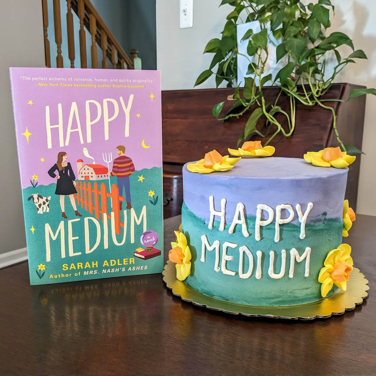 It's here!! HAPPY MEDIUM is now out in the US and UK!!!