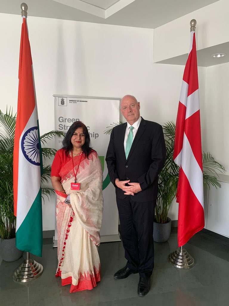 Frequency matters. Lovely and encouraging chat with Divya Gauba - INDIAN 🇮🇳. Former country manager of Air India in Copenhagen @airindia @DenmarkinIndia @IndiainDenmark