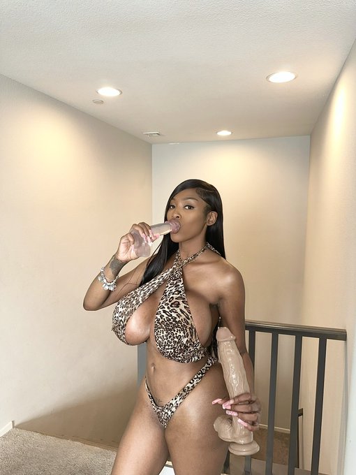Goodmorning ☀️ HEAD  over to my only fans  so I can drain your balls I promise you won&rsquo;t be disappointed