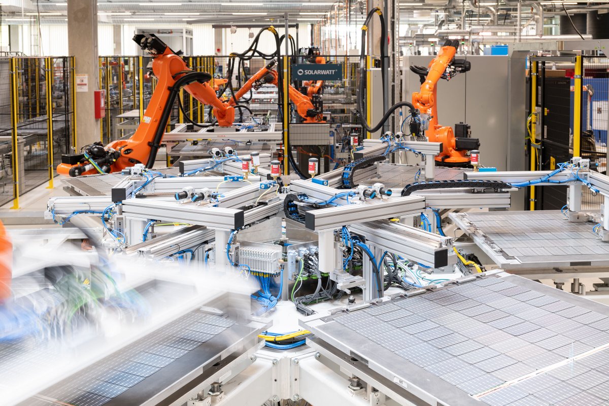 Solarwatt becomes second solar PV producer to halt production in Germany in 2024 'Under current circumstances, running a production facility here in Germany is extremely difficult economically' says head Detlef Neuhaus cleanenergywire.org/news/solarwatt…