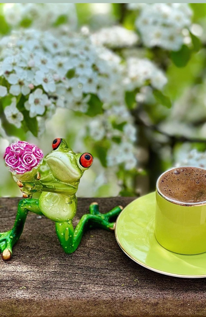 Aklında bahar olunca, fikrin çiçek açar. 'Güzel düşün ki, güzel olsun.' #Coffe