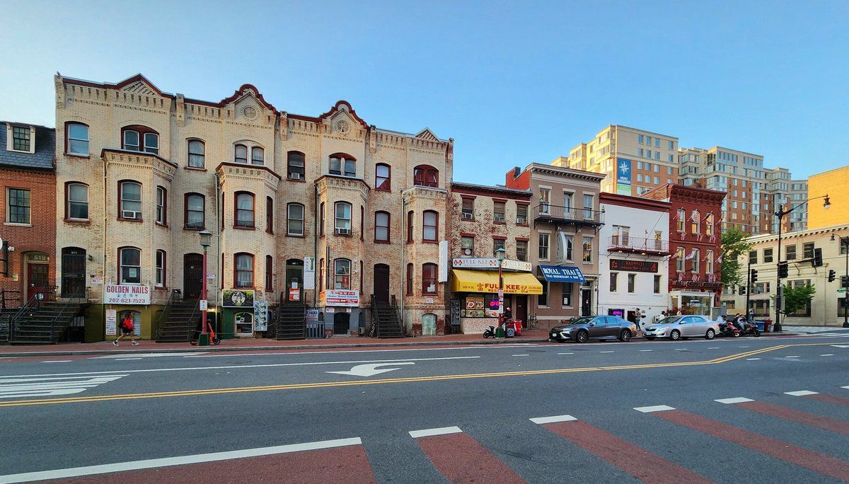 #StreetPhotography 2024

#StreetScenes #architecture
#DC #Chinatown 

#WashingtonDC 

#JPHogan - #photography
JP Hogan - #photographer