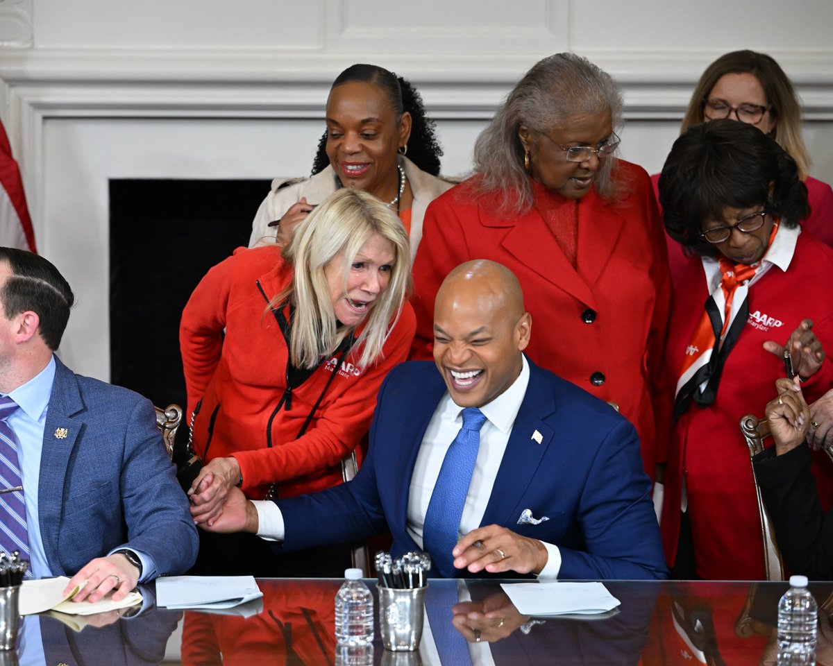 Thank you, @GovWesMoore, for signing SB 202 in support of Maryland's 760,000 family caregivers, helping to alleviate the financial burden of caregiving. states.aarp.org/maryland/mdga-… 📸Office of Governor Wes Moore