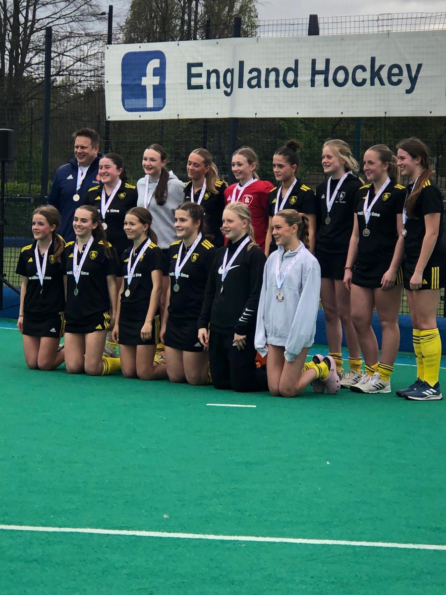 Well done to this set of @TrentCollege 🏑 players, whose @OfficialBeeHC U16 squad finished runners up in the National T2 plate competition! #TrentSport #GoFurther 🔵🔴⚪️🏑