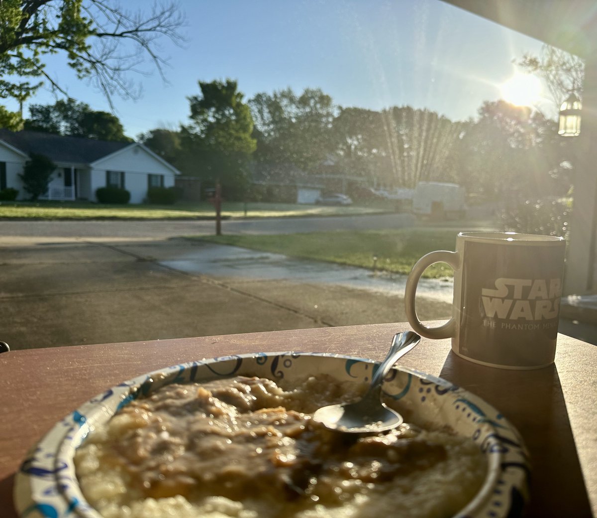 Meanwhile I’m getting some morning sunlight (good for you), eating breakfast in the garage, watering the front lawn. Also peak dad mode 🤗