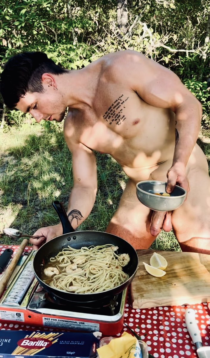 Naked chef tweet media