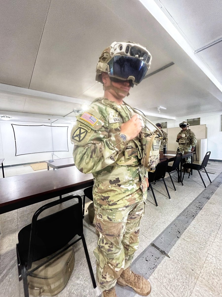 This month the Maneuver Center of Excellence recently introduced TRADOC Soldiers to the advanced IVAS 1.0 systems, marking a significant step towards the future. #PEOSoldier #IVAS #SoldierReadiness #MilitaryInnovation #FortMoore #TechTeusday