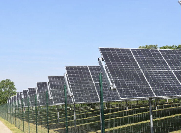 #TransitionEnergétique | 28 communes de l’Eure ont délibéré pour l’implantation de 243 Zones d’accélération des énergies renouvelables. 

Un bel élan, destiné à accroître la part de ces énergies dans notre consommation électrique, avec un objectif de 33% en 2030 (13 % à ce jour).