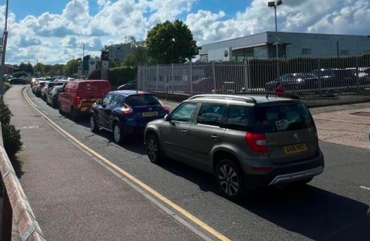 BREAKING: Dozens of vehicles are reported 'trapped' on Langston Road, Debden, and in the Epping Forest Shopping Park car parks with some shoppers having been stranded for almost one-and-half hours. Read more at cutt.ly/EEFNEWS-2024-2…