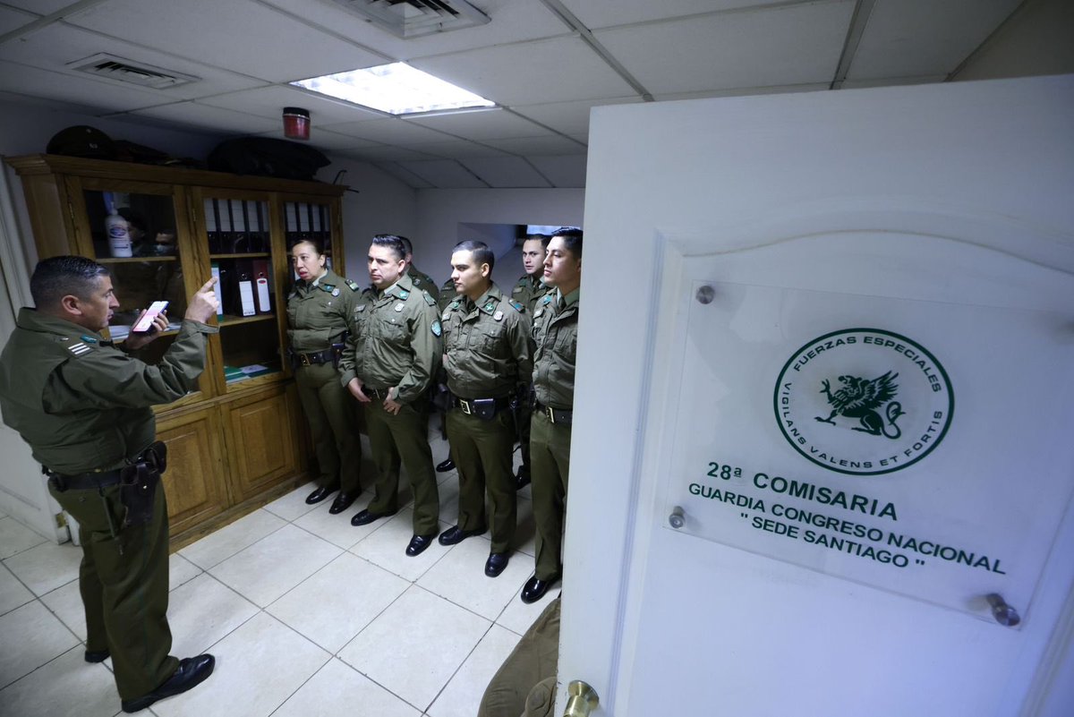 Es un día de profundo dolor, en el que despedimos a tres nuevos mártires de Carabineros. Por eso, quisimos realizar un cariñoso saludo a nuestra Guardia del Congreso Nacional Sede Santiago. Estamos orgullosos del trabajo que realizan.