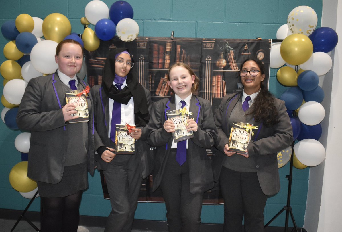 Congratulations to our Chiltern Academy Book Battle team for winning this afternoon!📚🏆 Well done to team @leamanorschool who proudly represented their school!