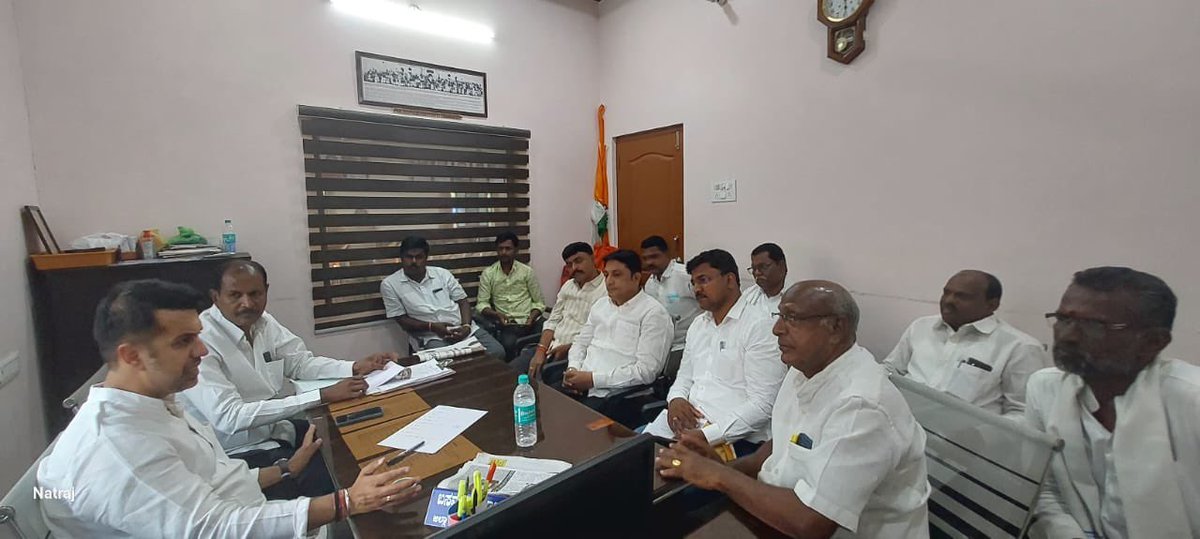 Visited Raichur district congress office and had a detailed meeting with our office bearers who have been working 24/7 to ensure victory of our candiate Sri Kumar Naik in the upcoming #LokSabhaElection