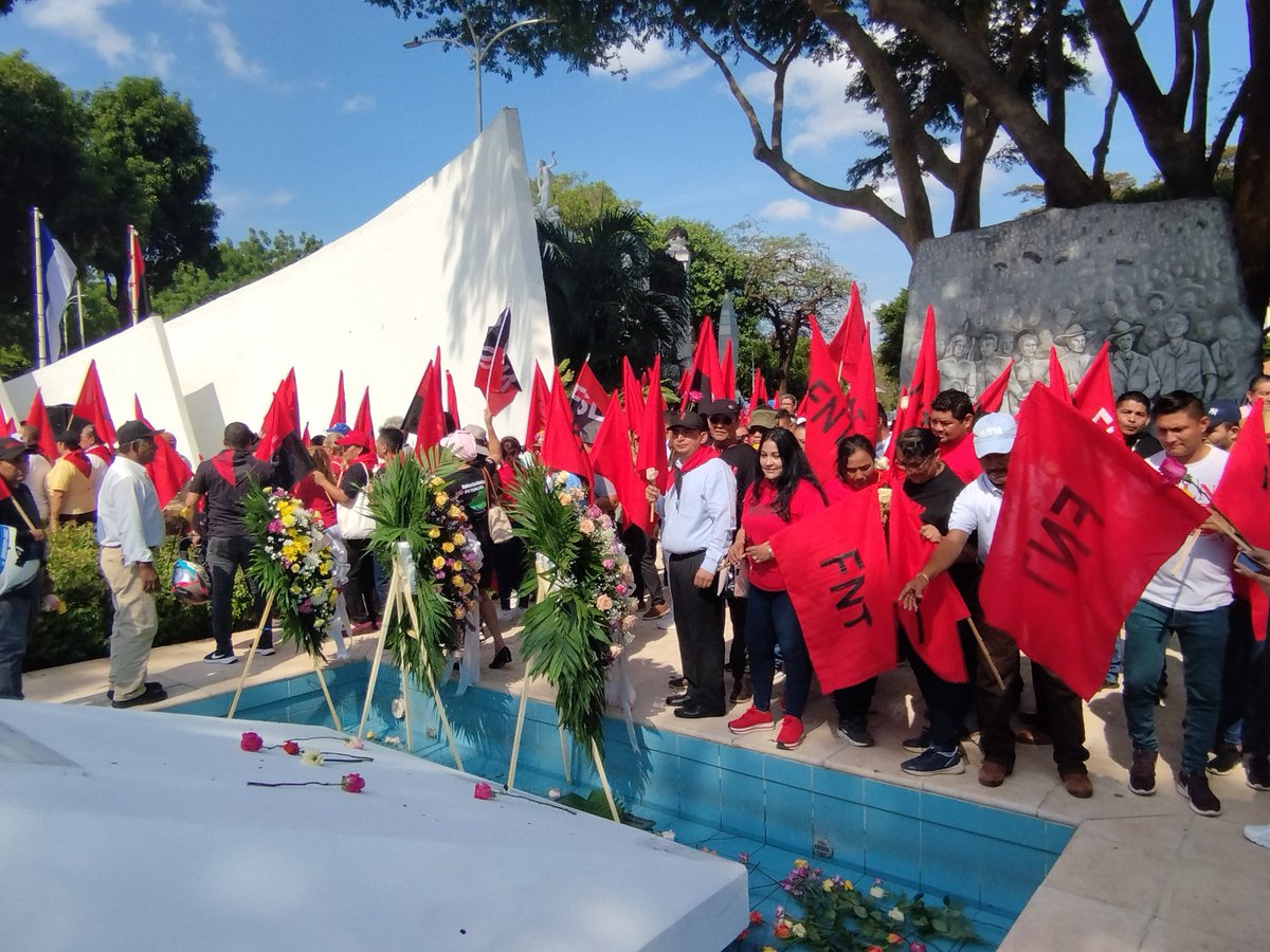 Aquí estamos todos juntos,siguiendo tu ejemplo siempre erguidos hacia el porvenir. Querido Comandante Tomás Borge, vives en cada corazón que palpita y en cada puño que se alza celebrando nuevas victorias. #SoberaniaYDignidadNacional #SomosPLOMO19