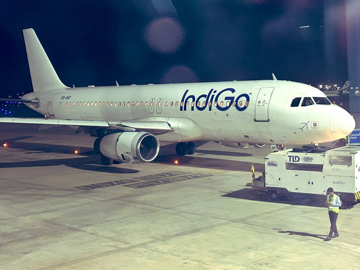 BaliNaveet's tweet photo. @IndiGo6E @DGCAIndia - flying with foreign registration. Is it allowed ?

Lko airport - 30th April https://t.co/RyHYgHu2bC