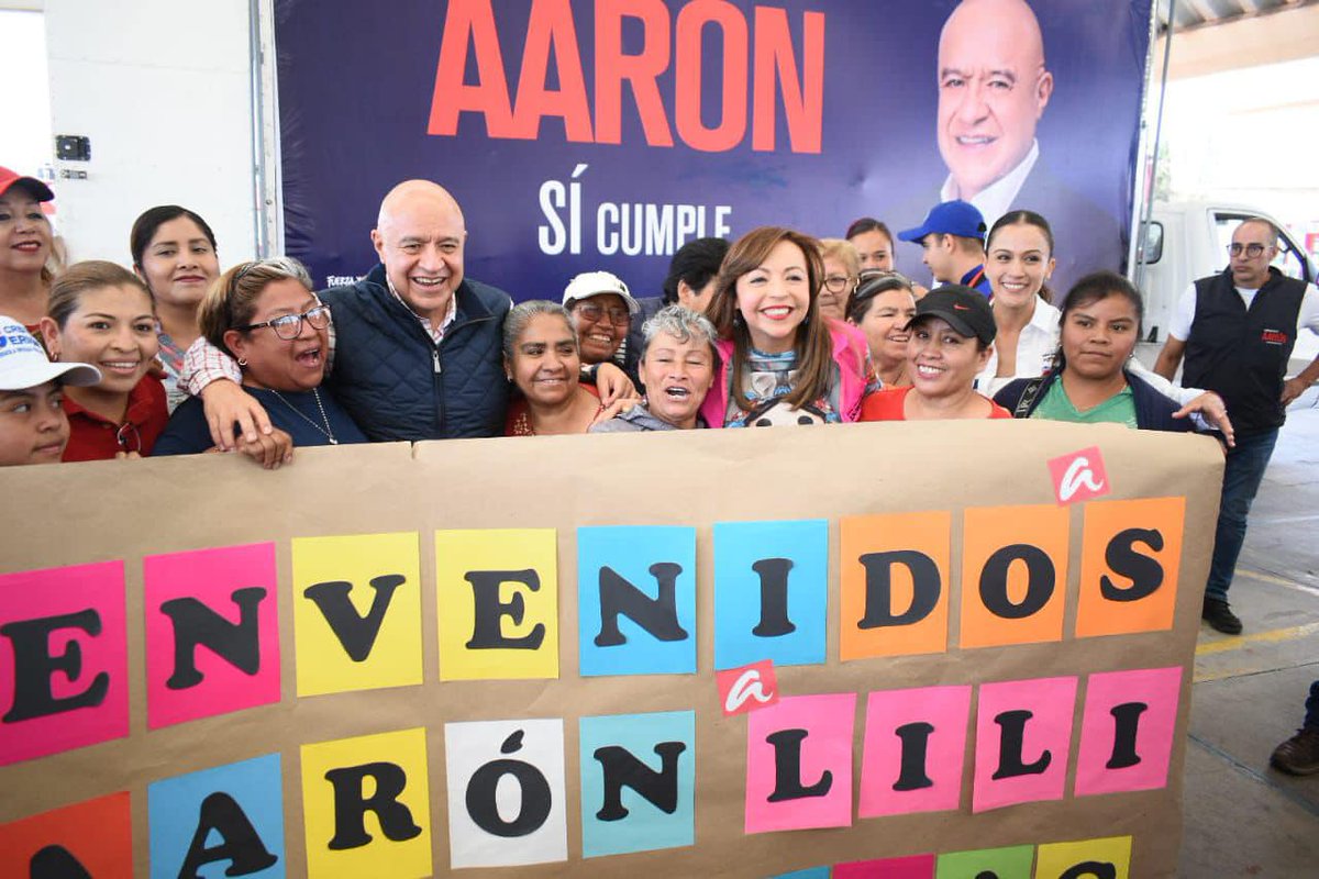 LiliUrbina_'s tweet photo. Se acabaron los abusos contra los comerciantes de Reyes Acozac, volveremos a darle la importancia comercial en la región; los apoyaremos para recuperar el brillo de este pueblo histórico.🫶🏻❤️
#VaPorTi #LiliDiputada #Distrito33 https://t.co/OyX9lj4u9i