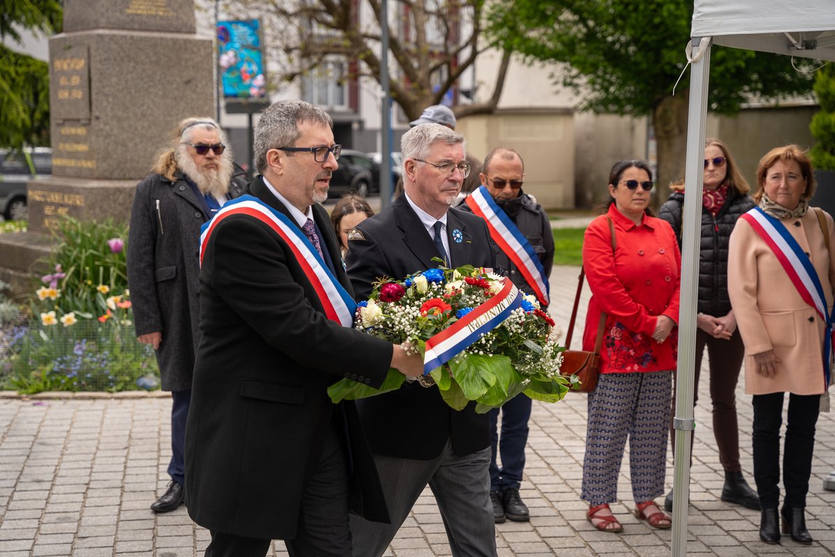 [Commémoration] 🇫🇷

Dimanche 28 avril a eu la cérémonie en mémoire de la Journée nationale du souvenir des victimes et des héros de la Déportation.

Découvrez quelques images de cette cérémonie ⬇️
#devoirdemémoire #villeparisis
villeparisis.fr/agenda/journee…