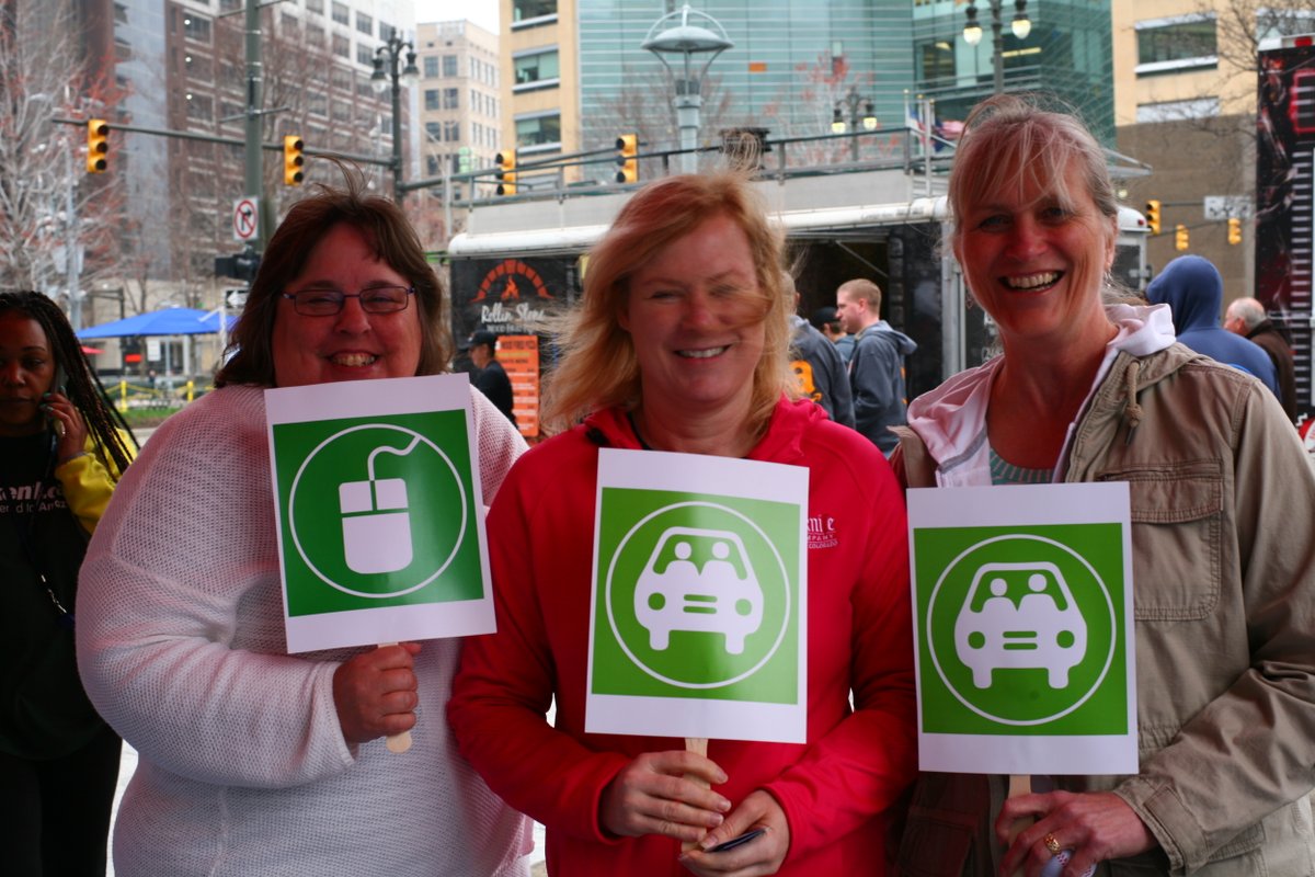 The #CommuterChallenge starts tomorrow! Log your green commutes (working from home, car/vanpool, transit, bike) to reduce CO2 emissions and earn a chance to win great prizes! commuterconnectmi.org