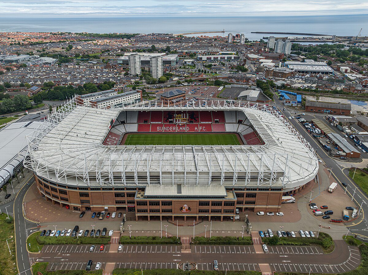 Sunderland AFC are pushing ahead with plans to downsize their stadium to a capacity of 30,000. It is hoped that longer term, Sunderland will be able to fill the smaller stadium. The reduction in running costs will assist the club in staying viable. [@Telegraph] #SAFC #NUFC