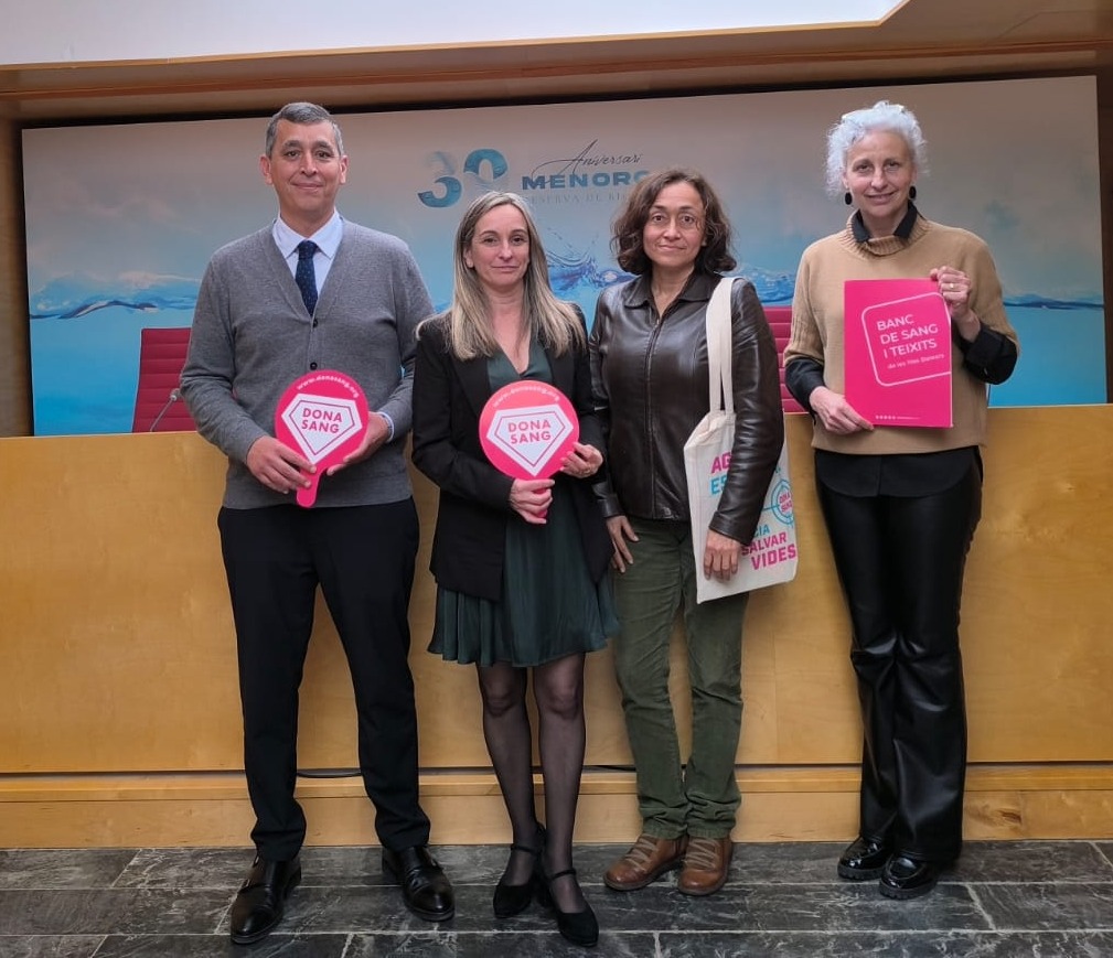 Rosa María Tarragó y Paola Guerrero, desde Menorca, visitan instituciones para potenciar la donación de sangre. Agradecemos al Ayuntamiento de Es Migjorn Gran, Sant Lluís, Es Castell y Consell Insular de Menorca. #DonarSangre #BSTIB #ColaboraciónComunitaria #Salud #Solidaridad