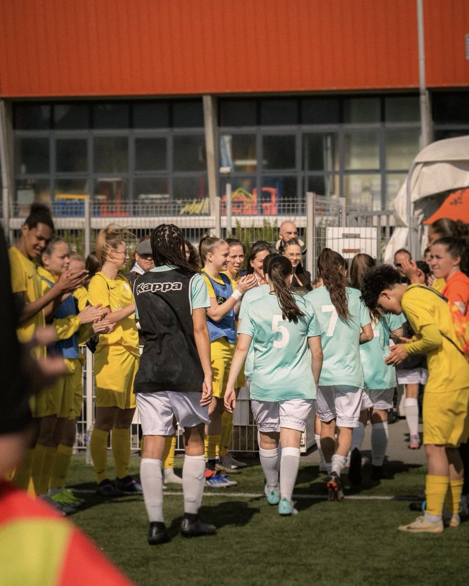 [#SeniorsF]

💎 C’était historique et elles n’ont pas démérité ! Actuellement en course pour une montée en R2F, nos féminines étaient en 1/2 finale de coupe des Pays de la Loire. 

🟥 Défaite 5️⃣-0️⃣ face à la réserve du FC Nantes (première invaincue en R1F) mais le public venu…