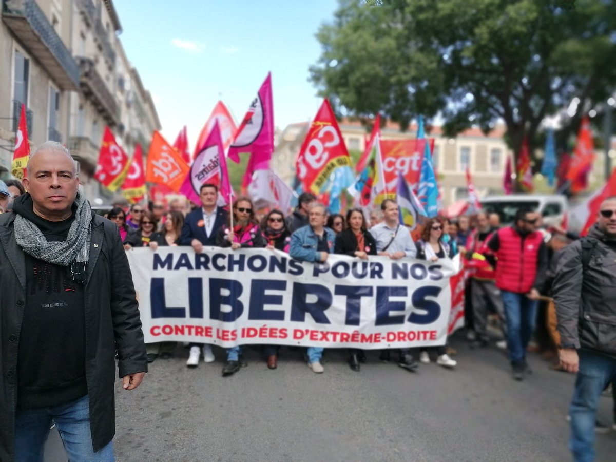 👉 Les syndicats, en particulier la CGT, s'activent pour lutter contre l'« extrême droite » plus que contre le pouvoir macroniste : colloque, formation à destination des militants, table ronde, manifestations, exclusions... Mais rien n'y fait, les ouvriers ne sont pas réceptifs.