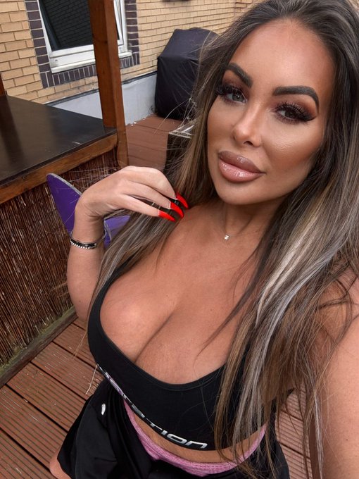 It&rsquo;s Babestation time! https://t.co/X1VmLaVARV