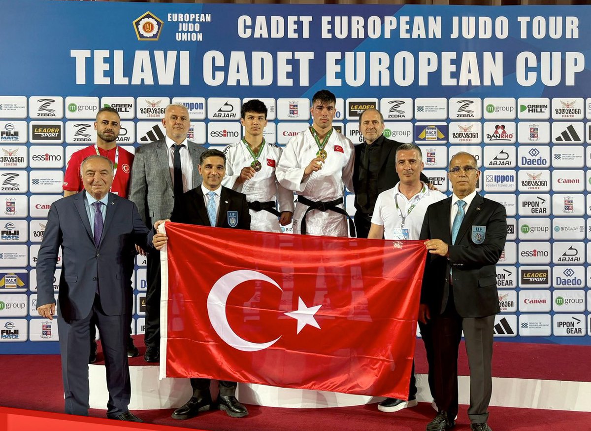 Gürcistan’ın Telavi kentinde düzenlenen Telavi Ümitler Kupası’nda ümit milli takım judocularımızdan Fatih Dursun, altın madalya 🥇kazanırken; İsmail Burak Şengür bronz madalya 🥉kazandı. Tebrikler❤️👏🏼