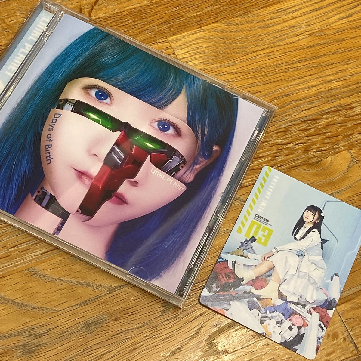 LINKL PLANETさんからCD頂いちゃいました🥹
特典のトレカはなんと！ゲストで来ていただいた天川れみさんでした〜！！
うれみ🥰

またぜひラジダブに遊びに来てください！
いつか一緒にプラモデル作りたいなぁ💭
#ラジダブ 
#LINKLPLANET