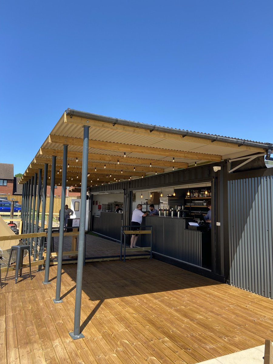 BarnBerryfields's tweet image. Our Garden &amp;amp; Tepee outside seating area reopens on Friday 3rd May 🙌

Streetfood, a full bar and the best views in Warwickshire! See you there ☀️

#food #outsideseating #garden