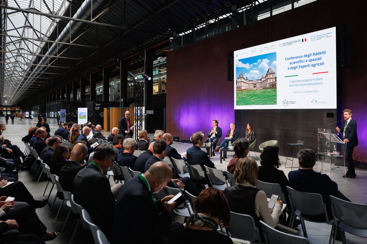 Il 22 aprile scorso le #TecnologiePrioritarie #Airi sono state presentate in anteprima alla “Conferenza degli Addetti scientifici e spaziali e degli Esperti agricoli presso le Officine Grandi Riparazioni di Torino

Info: airi.it/tecnologie-pri…