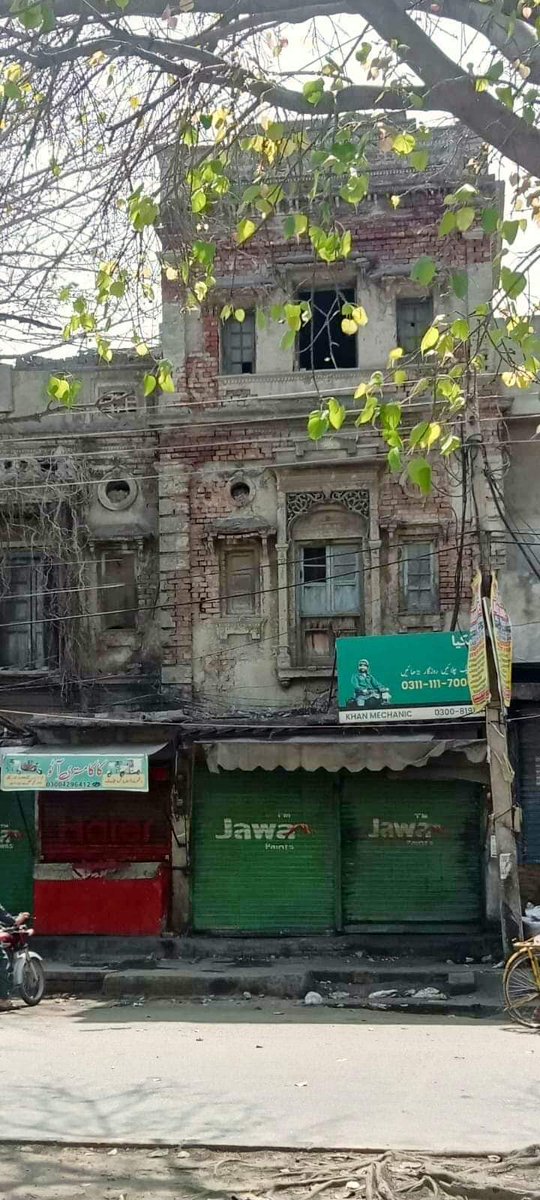 An old building located on Nisbet Road, Lahore