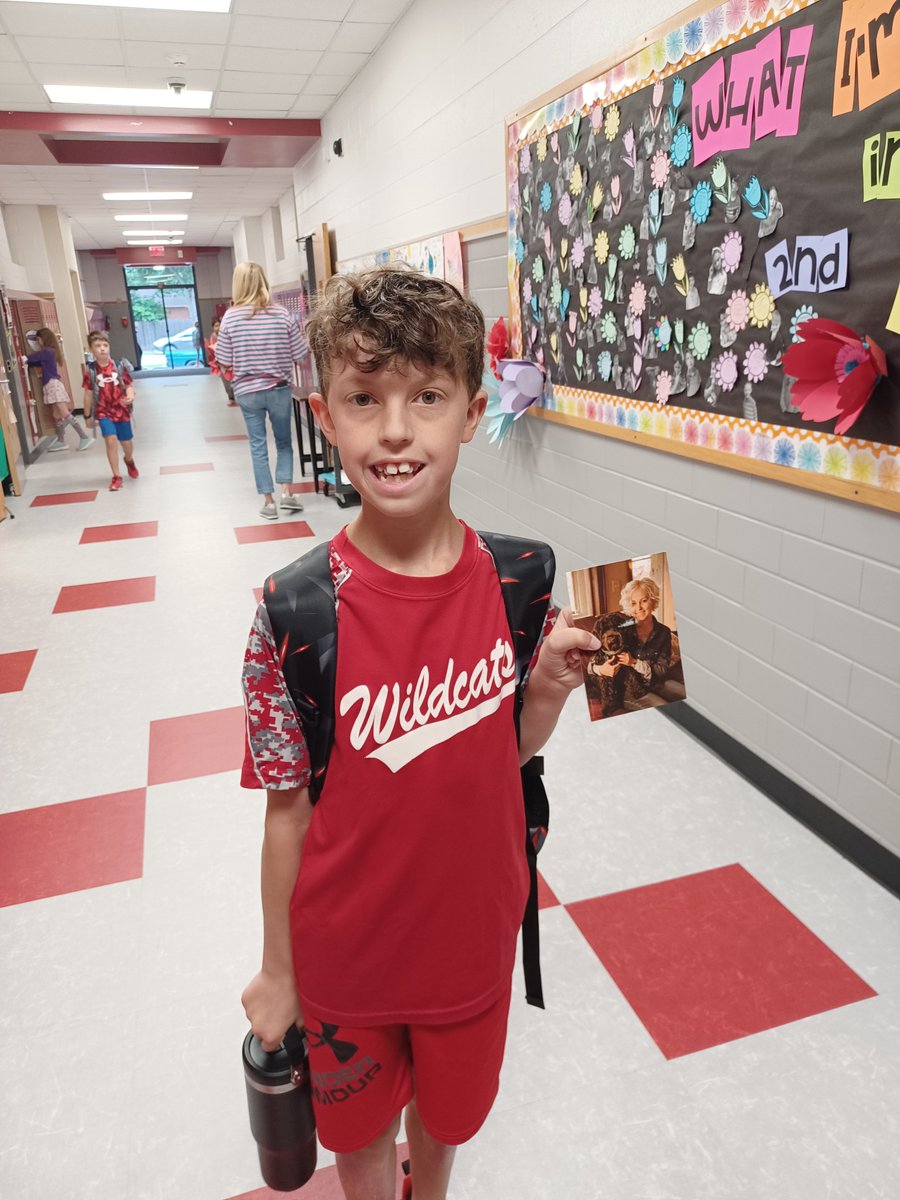 When @rickiefarah and I went to meet @KateDiCamillo, Thomas sent a letter along for us to deliver. He never expected a response! Kate DiCamillo is a national treasure! #risdgreatness