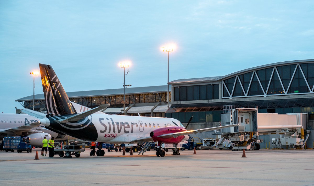 BUZZZZZIN' OUR WAY: @silver_airways offers nonstop flights from TPA to ⬇️ 🌴 FORT LAUDERDALE 🌴 KEY WEST 🌴 MARSH HARBOUR 🌴 NASSAU 🌴 PENSACOLA 🌴 TALLAHASSEE 🌴 WEST PALM BEACH Book an adventure today: silverairways.com