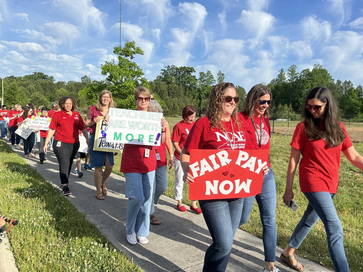 Teachers at Abbotts Creek Elementary held a.walk-in today to lobby the Wake County school board to boost employee raises in the proposed budget. Wake NCAE organized events today at 7 schools & the district’s main bus yard. #wcpss #nced #ncpol #wakepol
