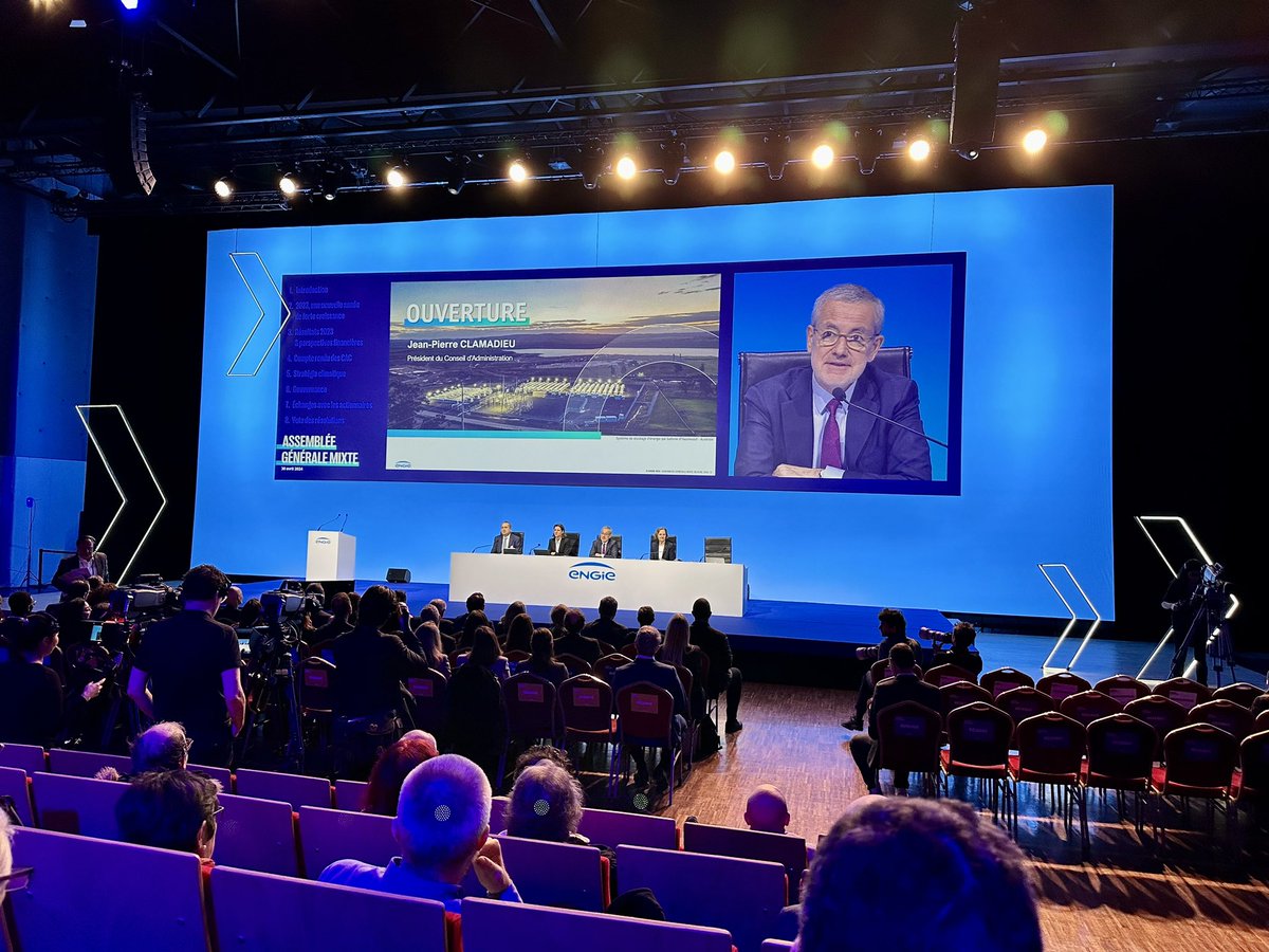 Ouverture de l’Assemblée Générale @ENGIEgroup par @jpclamadieu, @cathmacgregor et @claire_waysand 😃👍🏼
Le plaisir de voir et d’entendre ma chère @NeiterV sur le film d’ouverture 😊👌🏼
Fier et heureux d’être actionnaire Engie !
#Engie #JAgisAvecEngie