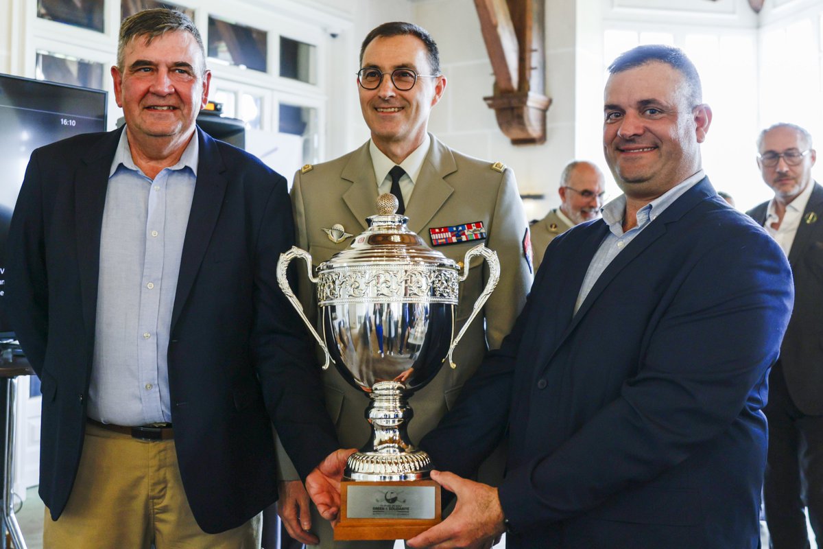 Remise des prix du 5e Trophée de golf « Green & Solidarité », au cours duquel 80 joueurs se sont affrontés sur le parcours exceptionnel du Paris international golf club dans le @valdoise (95), pour récolter des fonds au profit des blessés et des familles endeuillées des armées.