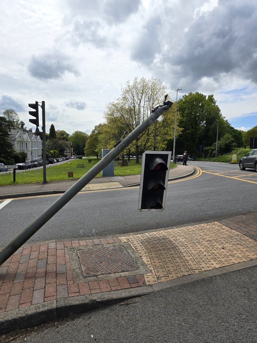 How did someone hit that! Crazy driver. #tunbridgewells