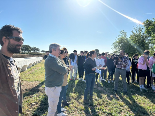 Hoy, 
Concha Jiménez De Cisneros Vencelá, investigadora del @IACT ha participado en I BIOBLITZ FINCA LAS TURQUILLAS, organizado por el Ayuntamiento de Osuna. Más información en acortar.link/40LW9J
@CSICdivulga @CSICAndalExtrem