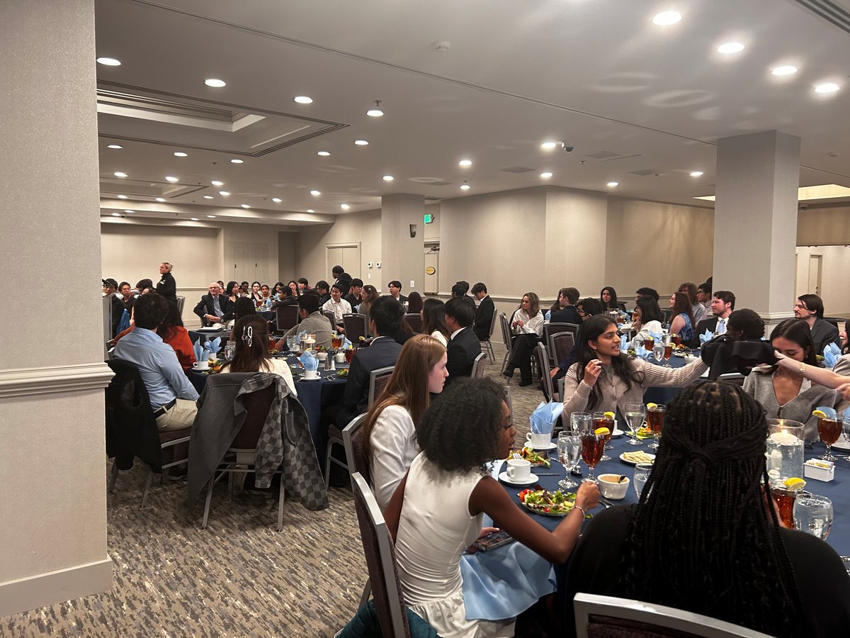 Last Friday, ChemBE students came together for a memorable convocation, filled with dinner and a celebration of their accomplishments as they gear up for graduation! Congratulations to all our students and thank you to everyone who helped make this event possible!