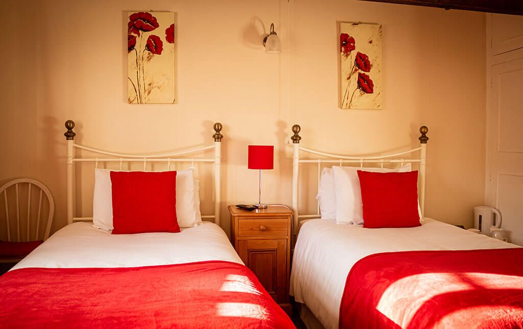 aroundaboutbrit's tweet photo. 🌿 Situated in the scenic village of Hutton-le-Hole in North Yorkshire, this delightful establishment offers a welcoming and family-friendly retreat for travellers seeking a memorable getaway.

🛏 Bed &amp; Breakfast 
https://t.co/vmQtkD89M8

#HuttonleHole #NorthYorkshire @TheBarnGH https://t.co/TaGgzVcggh