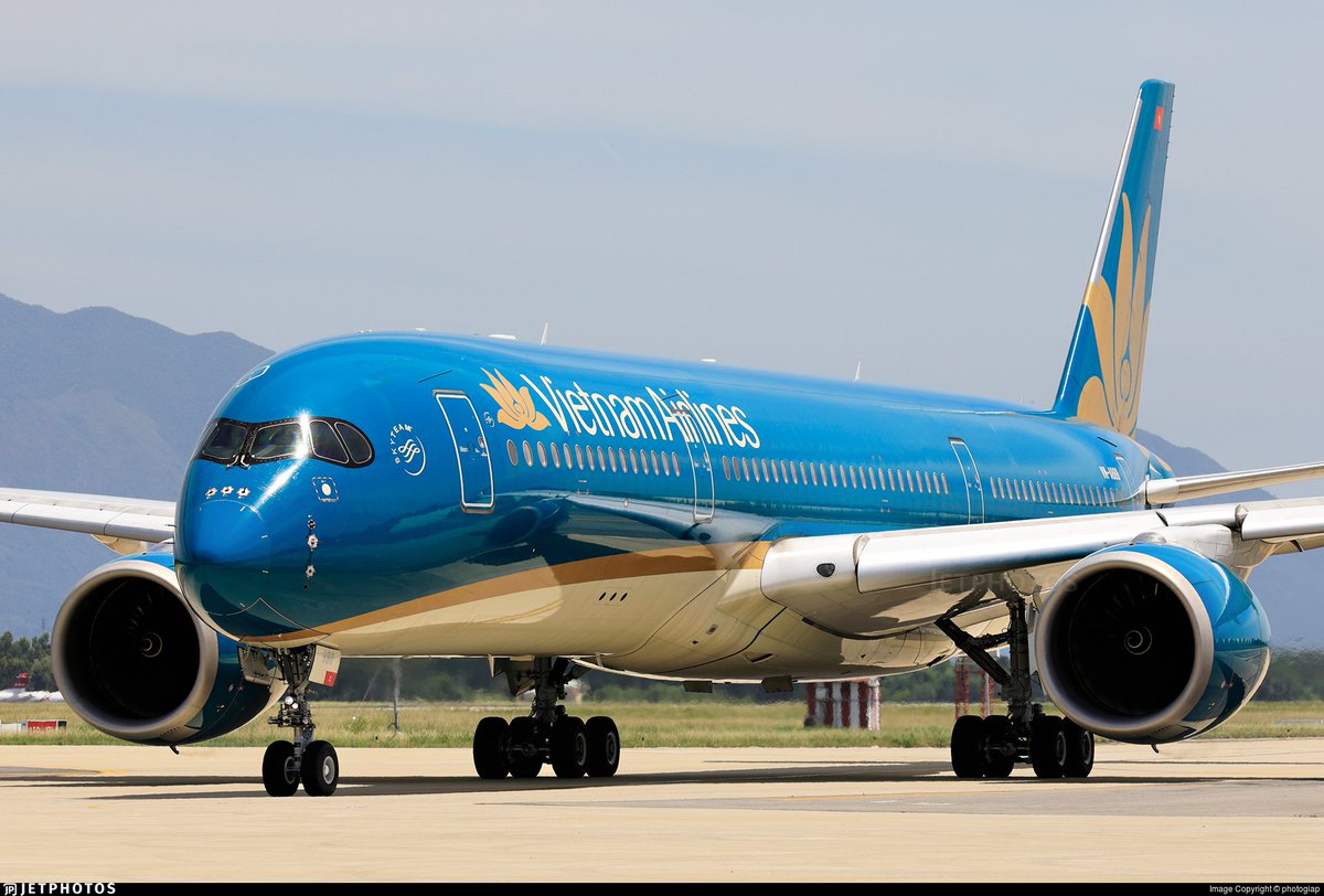 ℹ️ Mañana operará por 1a vez en el Aeropuerto de Barcelona-El Prat, Vietnam Airlines, quien nos traerá un Airbus A350-900 con su librea tan bonita. Esperamos recibir vuestras fotos para poder compatir con nuestros seguidores esta llegada. 🛬 VN9057 10:26h 🛫 VN9058 13:00h