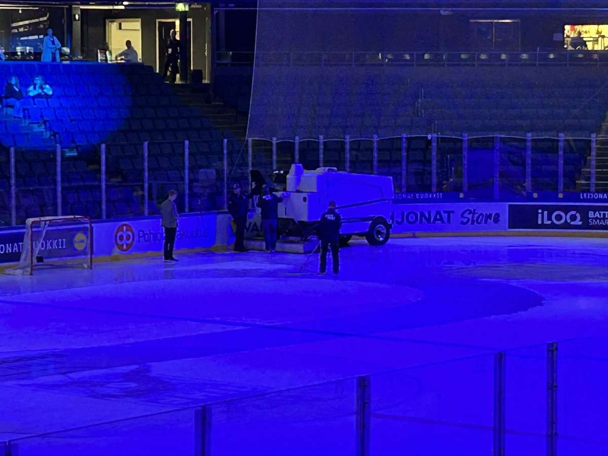 Broken down ice resurfacer in Espoo at U18s. Second intermission between Norway and Slovakia just got a bit longer. Going to need a tow truck. Or something. Good thing it’s at the opposite end of the ice from the zam doors.