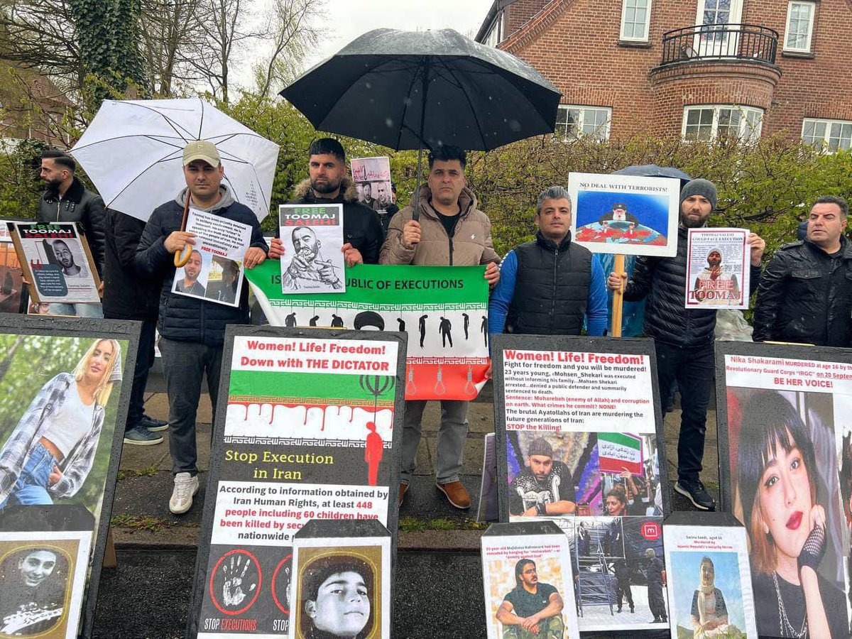 تجمع ایرانیان دانمارک در کپنهاک در اعتراض به احکام اعدام #توماج_صالحی و دیگر زندانیان سیاسی توسط حکومت جنایتکار جمهوری اسلامی.

#زن_زندگى_آزادى