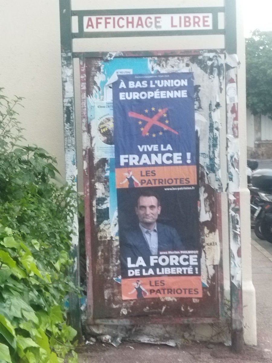 Ré affichage par Claire à Roquebrune-Cap-Martin 🙂
#Libertés #Paix #Frexit
#Le9JuinJeVoteLesPatriotes
#LEuropeÇaSuffit