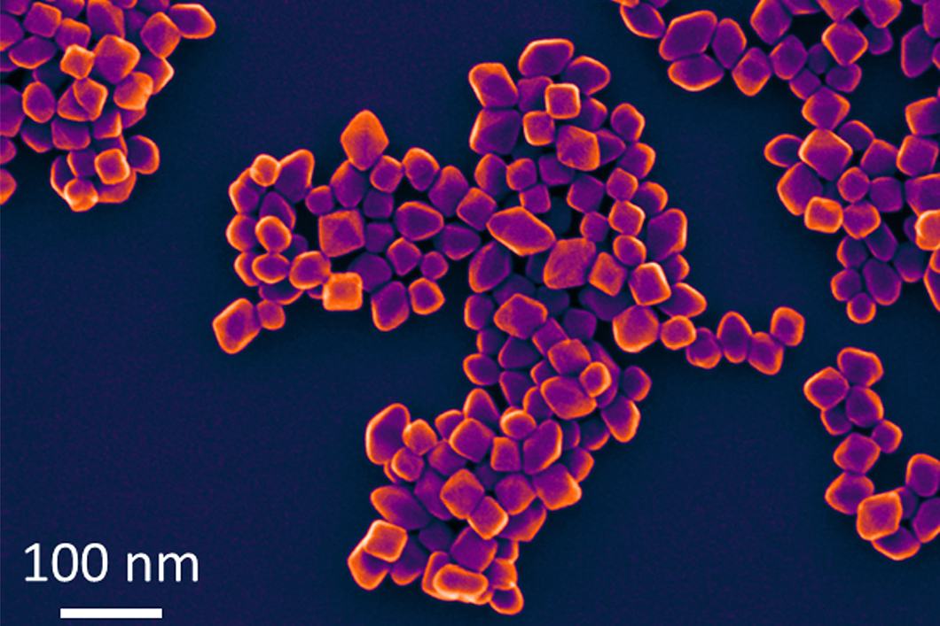 #BAMResearch hat in einem EU-Projekt standardisierte Messmethoden für #Nanopartikel entwickelt, die eine präzisere Charakterisierung &amp; sicheren Umgang mit Nanopartikeln ermöglichen. Die Erkenntnisse wurden in neuen ISO-Normen verankert.  👉bit.ly/44nYFJl