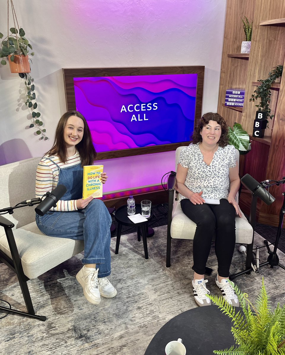 So lovely to finally meet the brilliant @BBCAccessAll team and chat with @emmajtracey in-person this morning rather than Zooming, especially in such a lovely cosy studio 🥰💜