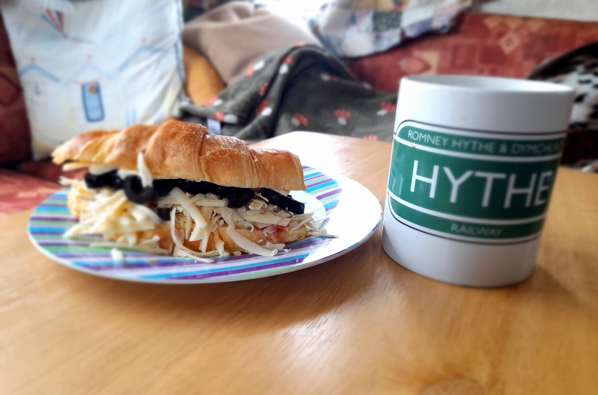 Butter, strawberry 🍓 jam, cheddar, black olives croissant #snacktime