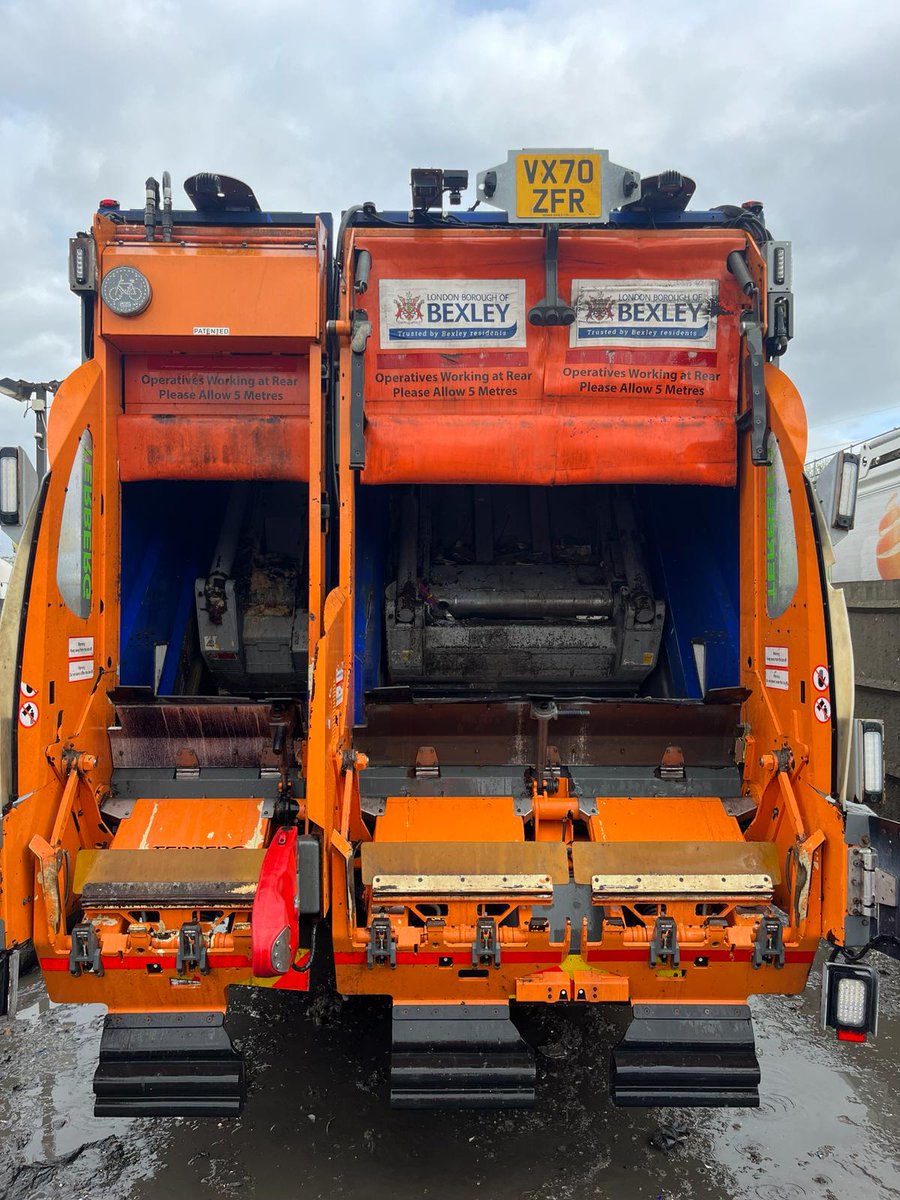 Collection crews don't mix your recycled items together. Some of our vehicles have two compartments one for food, the other for paper/cardboard or plastic/glass/cans (depending what is being collected that week). #GreenBexley
➡️Get tips on recycling at bexley.gov.uk/recycling